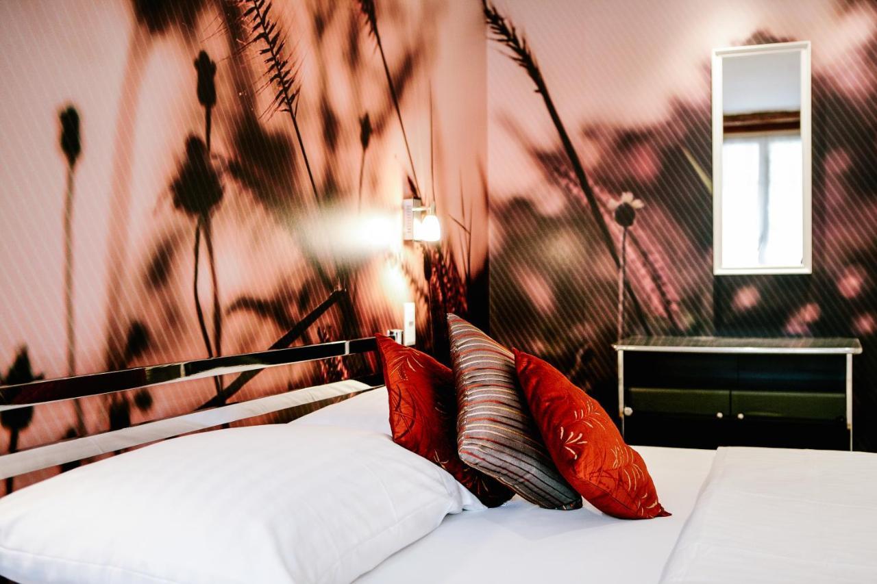 Hotel Murtenhof & Krone エクステリア 写真