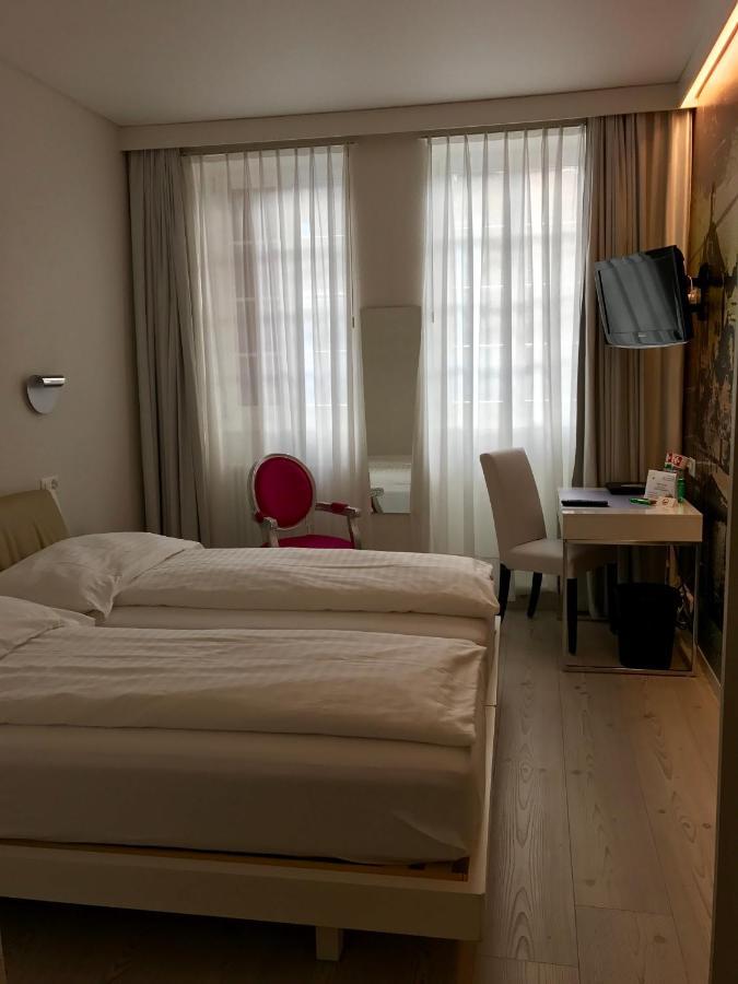Hotel Murtenhof & Krone エクステリア 写真