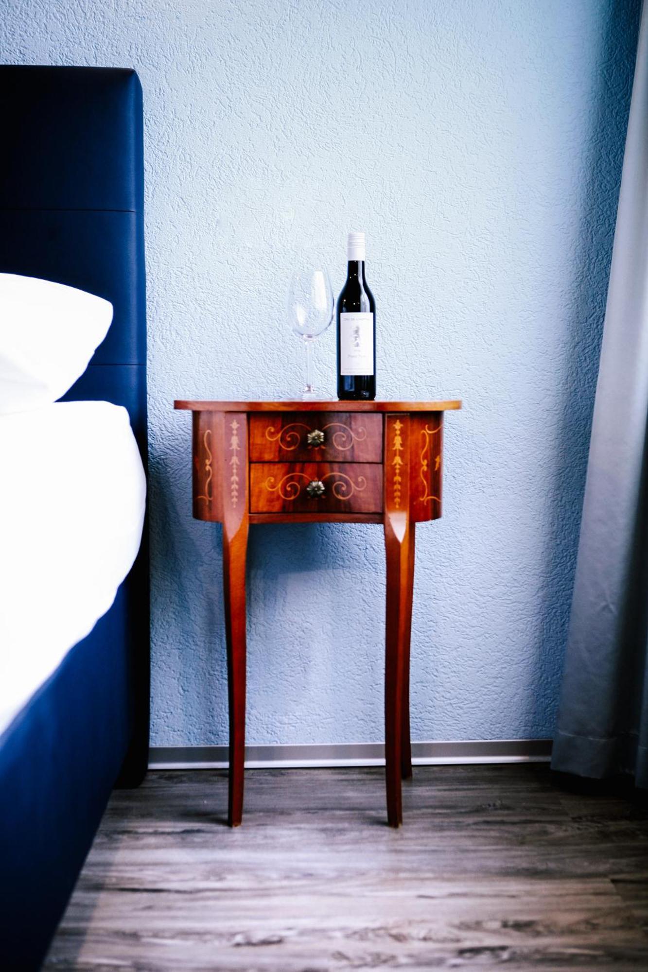 Hotel Murtenhof & Krone エクステリア 写真